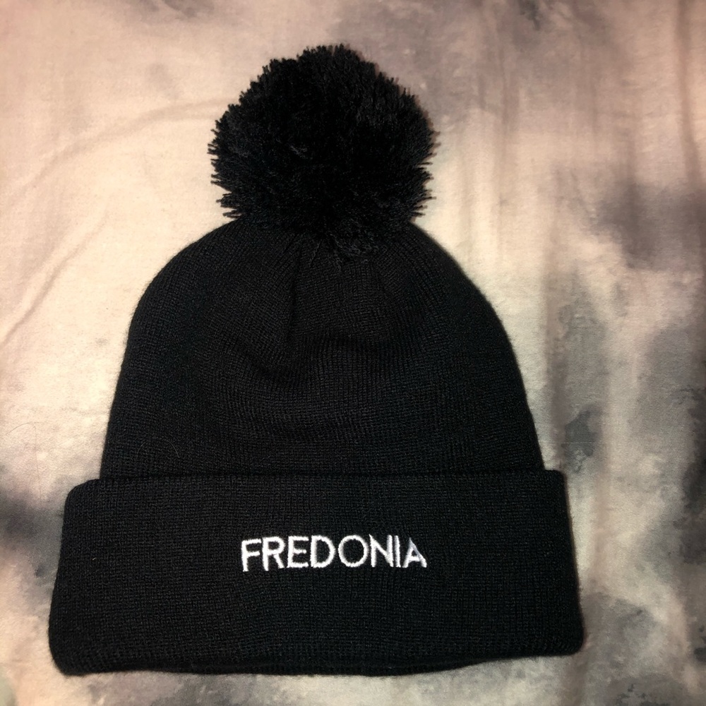 Super cute and warm Winter hat -Like NEW - Picture 1 of 5